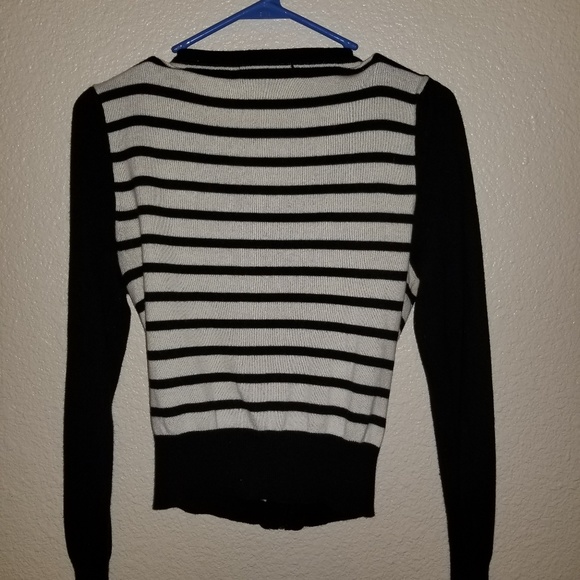 💥Black and white stripped cardigan - Picture 2 of 3